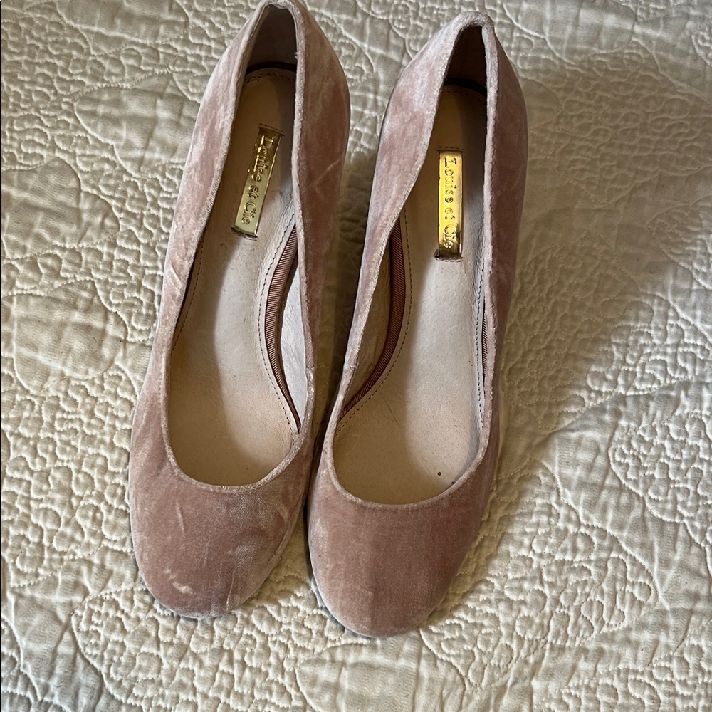 Louise et Cie Tan Suede Pumps
